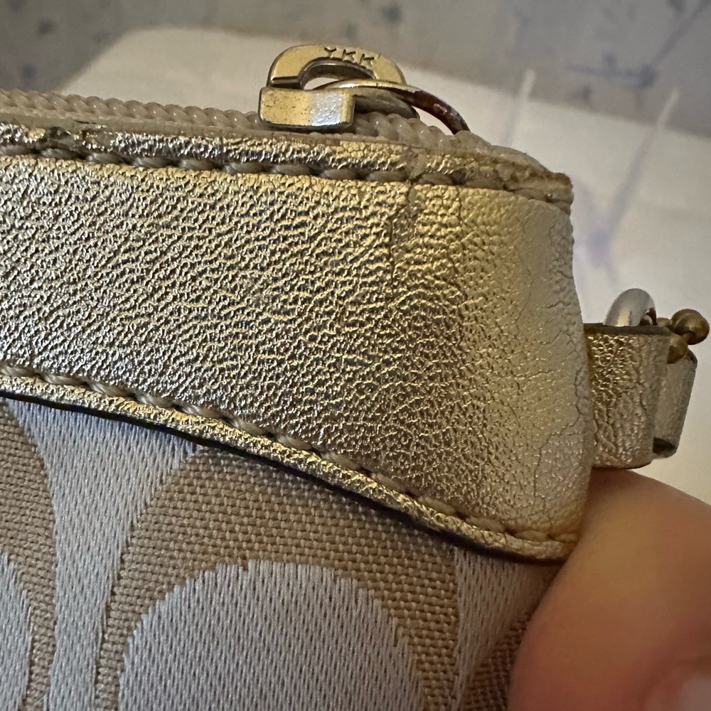 Coach Cream Monogram Wristlet with Floral Appliqué Flowers - Picture 14 of 16